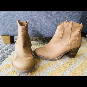 Old Navy heeled ankle boots